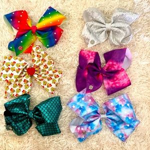 Jojo Siwa bows